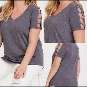 NWT ➕Size Torrid Ladder Sleeve Tee
